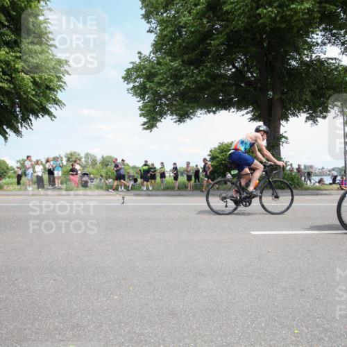 15.06.2025 - 7 Türme Triathlon Yannick Fuchs http://msf.ph/oto/7992653 15.06.2025 13:28:49 Radfahren 274, 339, 557, 558, 595, 745, 804, 805, 886, 1045, 1049 meine-sportfotos.de