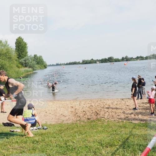 21.06.2025 - 27. Vierlanden-Triathlon MichiJ http://msf.ph/oto/7992698 15.06.2026 09:55:01 Schwimmen 319, 326, 336, 344, 361 meine-sportfotos.de