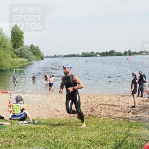 21.06.2025 - 27. Vierlanden-Triathlon MichiJ http://msf.ph/oto/7992719 15.06.2026 09:55:08 Schwimmen 299, 311, 326 meine-sportfotos.de