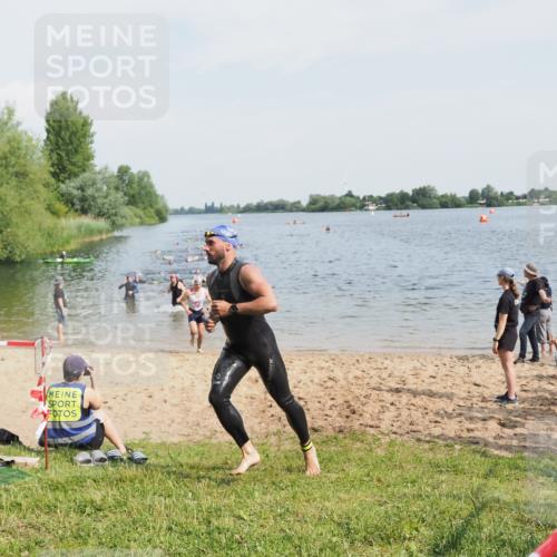 21.06.2025 - 27. Vierlanden-Triathlon MichiJ http://msf.ph/oto/7992730 15.06.2026 09:55:09 Schwimmen 299, 306, 311, 326 meine-sportfotos.de