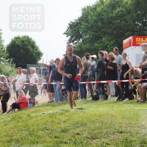 15.06.2025 - 27. Vierlanden-Triathlon KatJ http://msf.ph/oto/7992755 15.06.2025 09:53:26 Schwimmen 304 meine-sportfotos.de