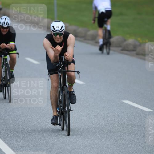 21.06.2025 - 27. Vierlanden-Triathlon H.Heesch http://msf.ph/oto/7992799 15.06.2025 12:03:53 Radfahren 151, 638, 764, 775, 798, 956 meine-sportfotos.de