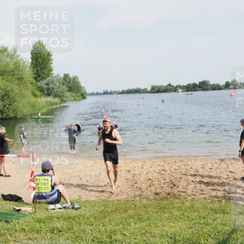 21.06.2025 - 27. Vierlanden-Triathlon MichiJ http://msf.ph/oto/7992842 15.06.2026 09:55:14 Schwimmen 299, 306, 311, 326, 348 meine-sportfotos.de