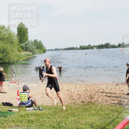 21.06.2025 - 27. Vierlanden-Triathlon MichiJ http://msf.ph/oto/7992862 15.06.2026 09:55:14 Schwimmen 299, 306, 311, 326, 348 meine-sportfotos.de
