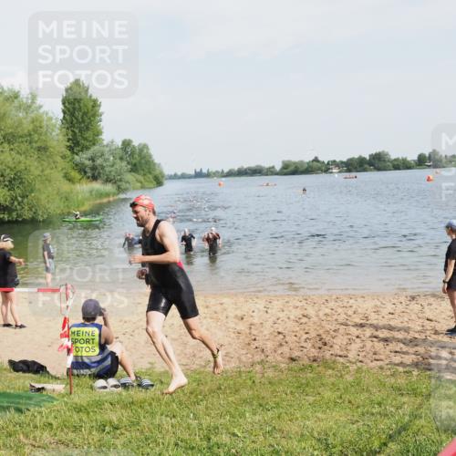 21.06.2025 - 27. Vierlanden-Triathlon MichiJ http://msf.ph/oto/7992869 15.06.2026 09:55:14 Schwimmen 299, 306, 311, 326, 348 meine-sportfotos.de