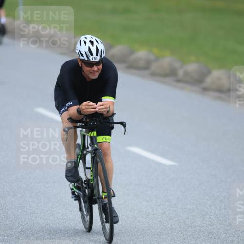 21.06.2025 - 27. Vierlanden-Triathlon H.Heesch http://msf.ph/oto/7992873 15.06.2025 12:03:55 Radfahren 151, 638, 764, 775, 798, 858, 956 meine-sportfotos.de