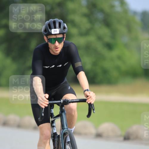 15.06.2025 - 27. Vierlanden-Triathlon H.Heesch http://msf.ph/oto/7992907 15.06.2025 10:20:04 Radfahren 20, 69, 85, 162, 623 meine-sportfotos.de