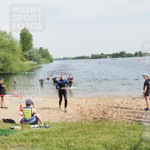 21.06.2025 - 27. Vierlanden-Triathlon MichiJ http://msf.ph/oto/7992917 15.06.2026 09:55:17 Schwimmen 299, 306, 311, 327, 348, 353 meine-sportfotos.de