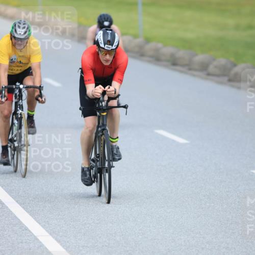 21.06.2025 - 27. Vierlanden-Triathlon H.Heesch http://msf.ph/oto/7992930 15.06.2025 12:04:00 Radfahren 653, 735, 764, 775, 798, 858, 956 meine-sportfotos.de