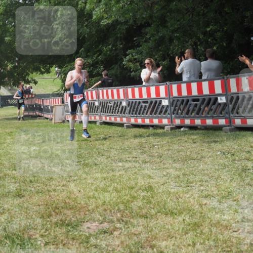 21.06.2025 - 27. Vierlanden-Triathlon KatJ http://msf.ph/oto/7992996 15.06.2025 12:33:31 Ziel 85 meine-sportfotos.de
