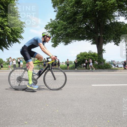 15.06.2025 - 7 Türme Triathlon Yannick Fuchs http://msf.ph/oto/7993027 15.06.2025 13:30:18 Radfahren 462, 663, 681, 872, 1019, 1064, 1070 meine-sportfotos.de