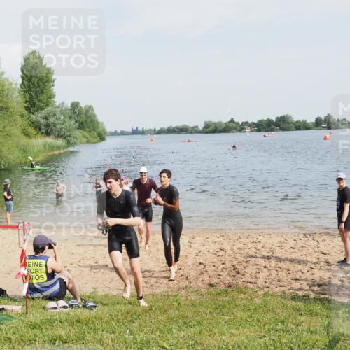 21.06.2025 - 27. Vierlanden-Triathlon MichiJ http://msf.ph/oto/7993091 15.06.2026 09:55:24 Schwimmen 306, 316, 327, 329, 335, 348, 353 meine-sportfotos.de