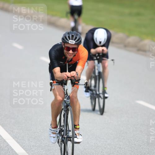 21.06.2025 - 27. Vierlanden-Triathlon H.Heesch http://msf.ph/oto/7993113 15.06.2025 12:04:09 Radfahren 19, 653, 695, 736, 880, 932 meine-sportfotos.de