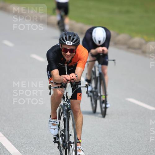 21.06.2025 - 27. Vierlanden-Triathlon H.Heesch http://msf.ph/oto/7993126 15.06.2025 12:04:09 Radfahren 19, 653, 695, 736, 880, 932 meine-sportfotos.de