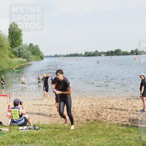 21.06.2025 - 27. Vierlanden-Triathlon MichiJ http://msf.ph/oto/7993151 15.06.2026 09:55:25 Schwimmen 272, 306, 316, 327, 329, 335, 348, 353, 548 meine-sportfotos.de