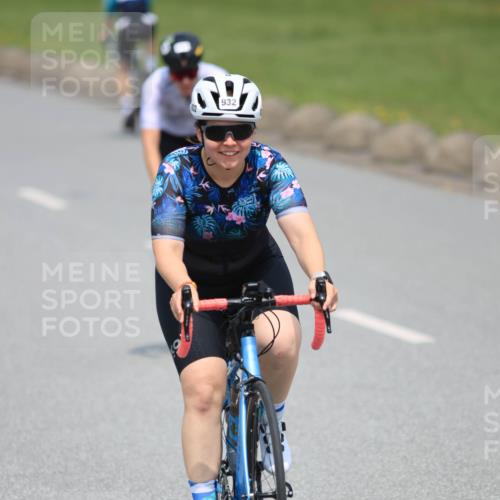21.06.2025 - 27. Vierlanden-Triathlon H.Heesch http://msf.ph/oto/7993161 15.06.2025 12:04:14 Radfahren 19, 792, 804, 880, 901, 932, 954 meine-sportfotos.de