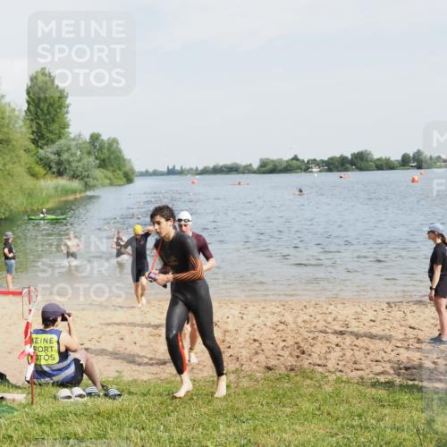 21.06.2025 - 27. Vierlanden-Triathlon MichiJ http://msf.ph/oto/7993163 15.06.2026 09:55:25 Schwimmen 272, 306, 316, 327, 329, 335, 348, 353, 548 meine-sportfotos.de