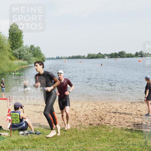 21.06.2025 - 27. Vierlanden-Triathlon MichiJ http://msf.ph/oto/7993167 15.06.2026 09:55:26 Schwimmen 272, 316, 327, 329, 335, 348, 353, 548 meine-sportfotos.de