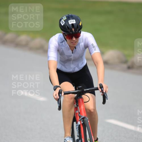 21.06.2025 - 27. Vierlanden-Triathlon H.Heesch http://msf.ph/oto/7993186 15.06.2025 12:04:15 Radfahren 19, 792, 804, 880, 901, 932, 954 meine-sportfotos.de