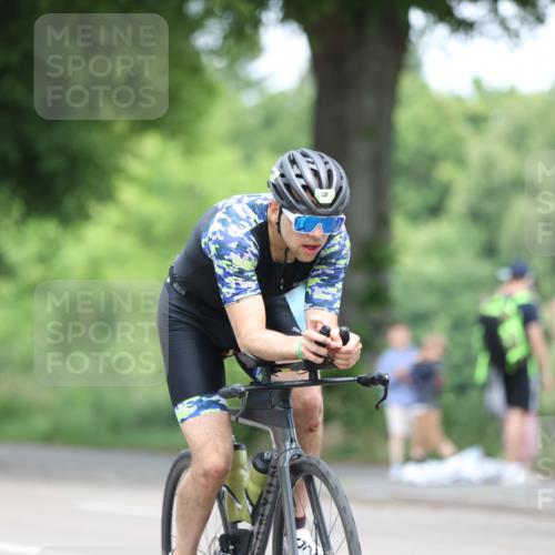 15.06.2025 - 7 Türme Triathlon Yannick Fuchs http://msf.ph/oto/7993198 15.06.2025 12:06:24 Radfahren 280 meine-sportfotos.de