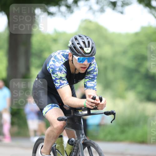 15.06.2025 - 7 Türme Triathlon Yannick Fuchs http://msf.ph/oto/7993212 15.06.2025 12:06:24 Radfahren 280 meine-sportfotos.de