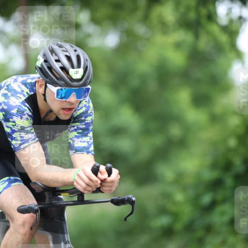 15.06.2025 - 7 Türme Triathlon Yannick Fuchs http://msf.ph/oto/7993218 15.06.2025 12:06:24 Radfahren 280 meine-sportfotos.de