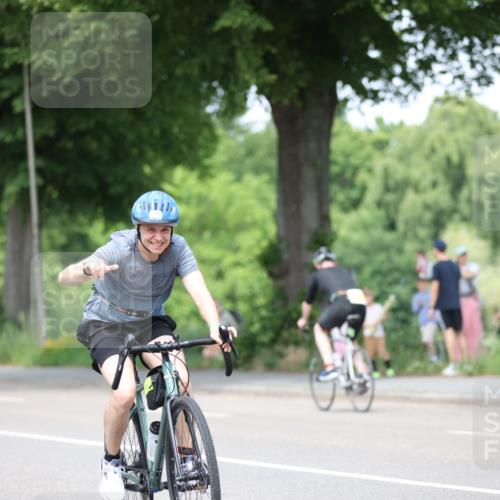 15.06.2025 - 7 Türme Triathlon Yannick Fuchs http://msf.ph/oto/7993220 15.06.2025 13:06:46 Radfahren 383, 544, 572, 1192 meine-sportfotos.de