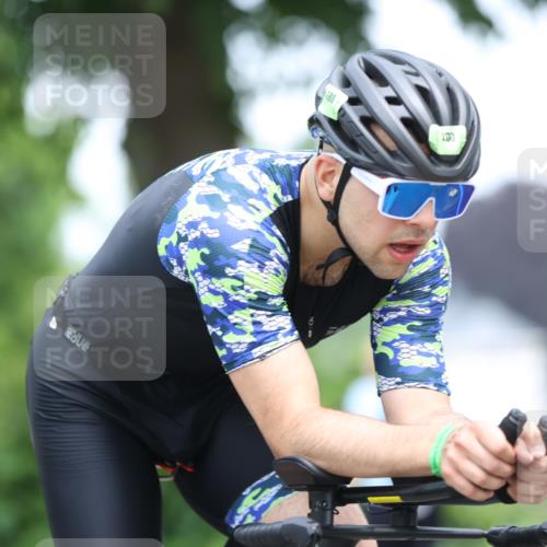 15.06.2025 - 7 Türme Triathlon Yannick Fuchs http://msf.ph/oto/7993231 15.06.2025 12:06:24 Radfahren 280 meine-sportfotos.de