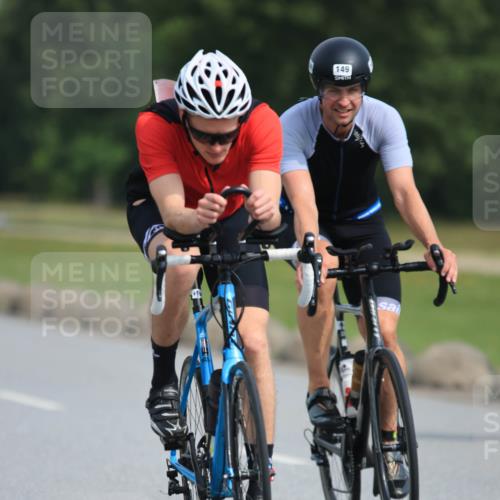 15.06.2025 - 27. Vierlanden-Triathlon H.Heesch http://msf.ph/oto/7993237 15.06.2025 10:22:16 Radfahren 39, 54, 73, 82, 94, 113, 149, 207, 466, 490, 612, 618 meine-sportfotos.de