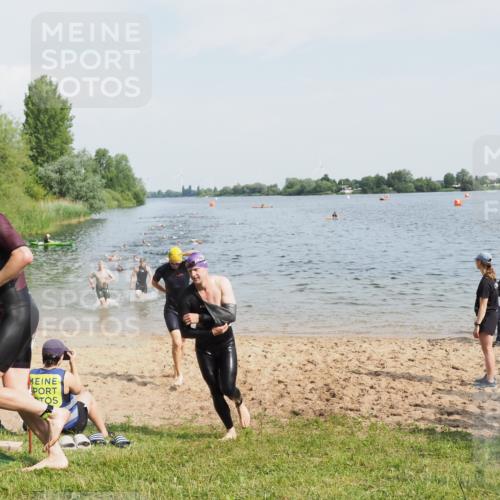 21.06.2025 - 27. Vierlanden-Triathlon MichiJ http://msf.ph/oto/7993239 15.06.2026 09:55:27 Schwimmen 272, 316, 327, 329, 335, 348, 353, 548 meine-sportfotos.de