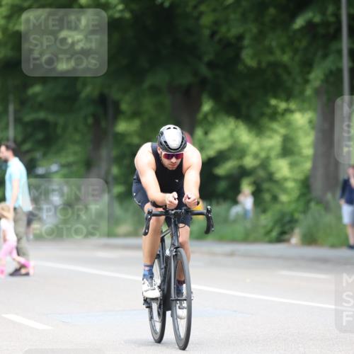 15.06.2025 - 7 Türme Triathlon Yannick Fuchs http://msf.ph/oto/7993250 15.06.2025 12:06:31 Radfahren 295 meine-sportfotos.de