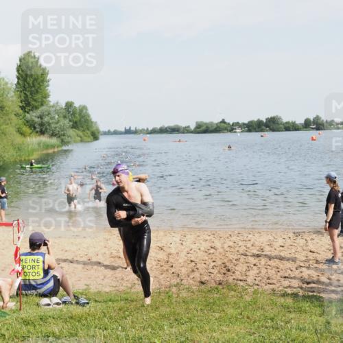 21.06.2025 - 27. Vierlanden-Triathlon MichiJ http://msf.ph/oto/7993252 15.06.2026 09:55:27 Schwimmen 272, 316, 327, 329, 335, 348, 353, 548 meine-sportfotos.de