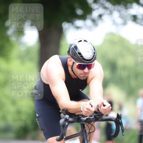 15.06.2025 - 7 Türme Triathlon Yannick Fuchs http://msf.ph/oto/7993270 15.06.2025 12:06:32 Radfahren 295 meine-sportfotos.de