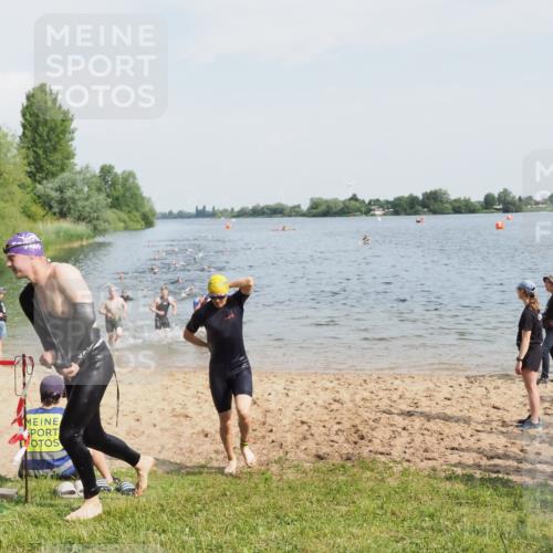21.06.2025 - 27. Vierlanden-Triathlon MichiJ http://msf.ph/oto/7993271 15.06.2026 09:55:28 Schwimmen 272, 316, 327, 329, 335, 348, 353, 548 meine-sportfotos.de