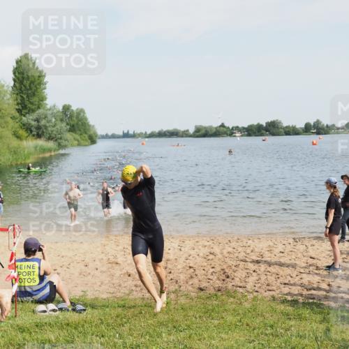 21.06.2025 - 27. Vierlanden-Triathlon MichiJ http://msf.ph/oto/7993277 15.06.2026 09:55:28 Schwimmen 272, 316, 327, 329, 335, 348, 353, 548 meine-sportfotos.de