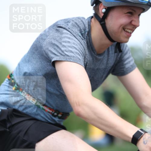 15.06.2025 - 7 Türme Triathlon Yannick Fuchs http://msf.ph/oto/7993291 15.06.2025 13:06:47 Radfahren 383, 544, 572, 1192 meine-sportfotos.de