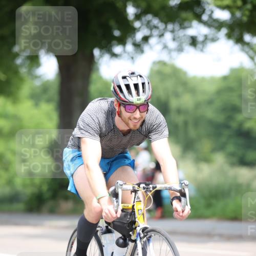 15.06.2025 - 7 Türme Triathlon Yannick Fuchs http://msf.ph/oto/7993317 15.06.2025 12:06:50 Radfahren 337 meine-sportfotos.de