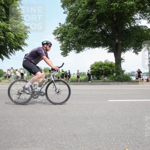 15.06.2025 - 7 Türme Triathlon Yannick Fuchs http://msf.ph/oto/7993359 15.06.2025 13:31:30 Radfahren 384, 467, 1106, 1193 meine-sportfotos.de