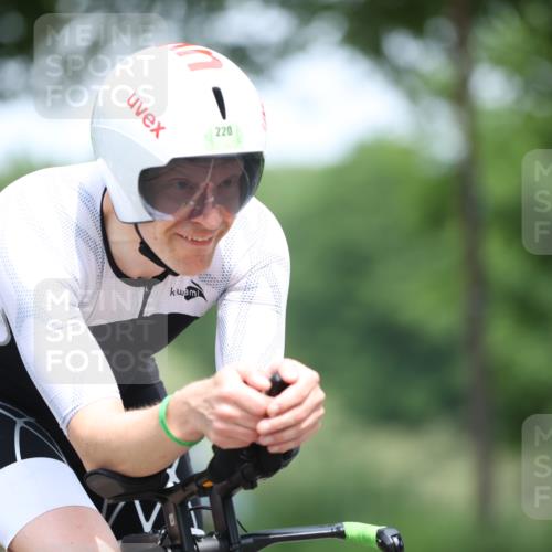 15.06.2025 - 7 Türme Triathlon Yannick Fuchs http://msf.ph/oto/7993366 15.06.2025 12:06:58 Radfahren 311 meine-sportfotos.de
