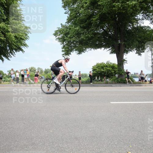 15.06.2025 - 7 Türme Triathlon Yannick Fuchs http://msf.ph/oto/7993369 15.06.2025 13:31:31 Radfahren 384, 467, 1106, 1193 meine-sportfotos.de