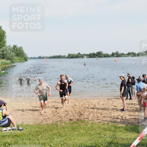 21.06.2025 - 27. Vierlanden-Triathlon MichiJ http://msf.ph/oto/7993401 15.06.2026 09:55:32 Schwimmen 272, 316, 327, 329, 335, 353, 548 meine-sportfotos.de