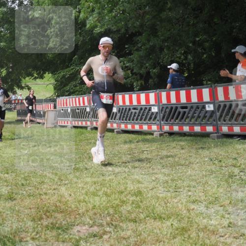 21.06.2025 - 27. Vierlanden-Triathlon KatJ http://msf.ph/oto/7993414 15.06.2025 12:34:29 Ziel 50, 874 meine-sportfotos.de