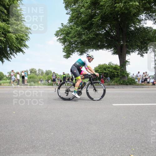 15.06.2025 - 7 Türme Triathlon Yannick Fuchs http://msf.ph/oto/7993420 15.06.2025 13:31:43 Radfahren 234, 582, 708, 986, 988, 990, 1004, 1198 meine-sportfotos.de