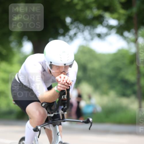 15.06.2025 - 7 Türme Triathlon Yannick Fuchs http://msf.ph/oto/7993429 15.06.2025 12:07:04 Radfahren 311 meine-sportfotos.de