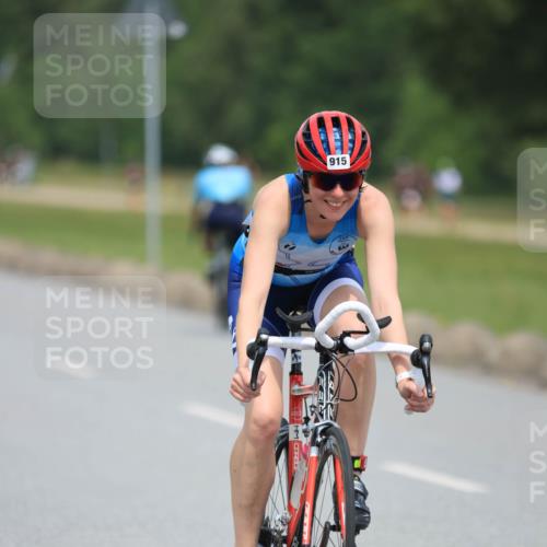 21.06.2025 - 27. Vierlanden-Triathlon H.Heesch http://msf.ph/oto/7993438 15.06.2025 12:05:02 Radfahren 671, 915, 978 meine-sportfotos.de