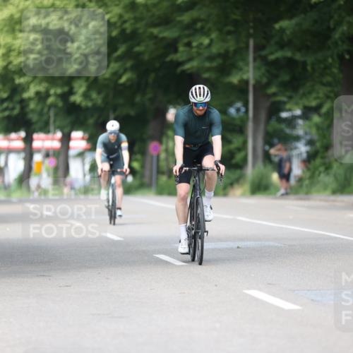 15.06.2025 - 7 Türme Triathlon Yannick Fuchs http://msf.ph/oto/7993453 15.06.2025 13:07:18 Radfahren 589, 702 meine-sportfotos.de