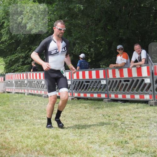 21.06.2025 - 27. Vierlanden-Triathlon KatJ http://msf.ph/oto/7993516 15.06.2025 12:34:33 Ziel 874 meine-sportfotos.de