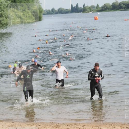 21.06.2025 - 27. Vierlanden-Triathlon MichiJ http://msf.ph/oto/7993524 15.06.2026 09:55:37 Schwimmen 272, 273, 300, 329, 548 meine-sportfotos.de