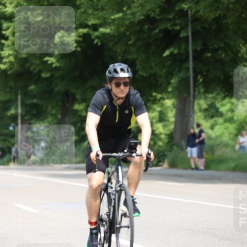 15.06.2025 - 7 Türme Triathlon Yannick Fuchs http://msf.ph/oto/7993544 15.06.2025 12:07:37 Radfahren 294 meine-sportfotos.de