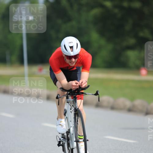 15.06.2025 - 27. Vierlanden-Triathlon H.Heesch http://msf.ph/oto/7993553 15.06.2025 10:25:54 Radfahren 20, 265, 477, 582, 604, 621, 626 meine-sportfotos.de